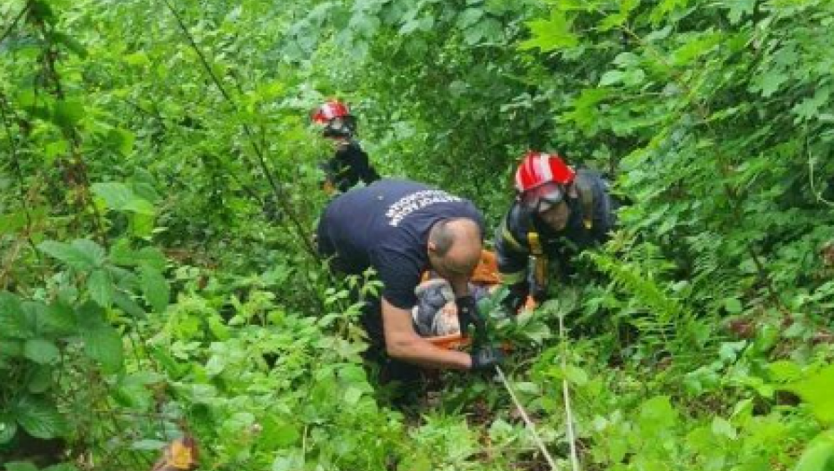 ŽENA (60) PALA SA LITICE VISOKE 60 METARA U PROVALIJU Nesreća kod Valjeva