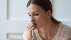 CRV SUMNJE JOJ NE DA MIRA „Nisam sumnjala u muža dok nisam slučajno srela njegovu bivšu“