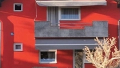 LJUDI ZASTAJU ISPRED KAPIJE I KRSTE SE Kuća iz Srbije postala hit na mrežama zbog bizarnih detalja, ovo morati videti