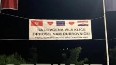 BRUKA I SRAMOTA NA CETINJU Crnogorci razvili transparent sa porukom za Hrvate