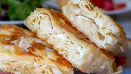 BUREK SA SIROM Savršen doručak koji nestane sa stola odmah, za one izbirljive