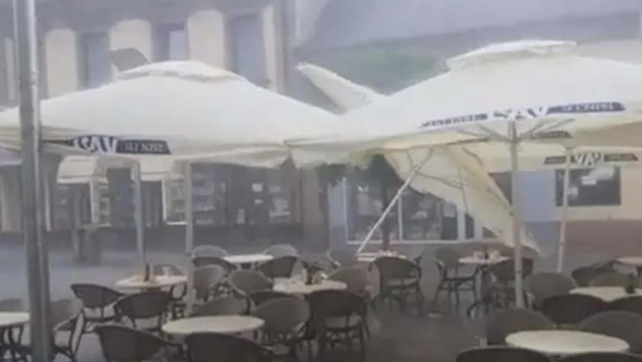 LOZNICA NA UDARU SNAŽNOG NEVREMENA Nebo se otvorilo nad zapadnom Srbijom, seva na sve strane
