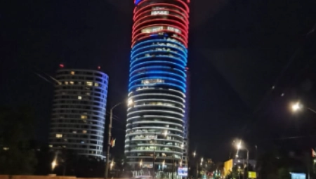 SRBI NISU GENOCIDAN NAROD Osvanula poruka na kuli "Beograd" u bojama srpske trobojke