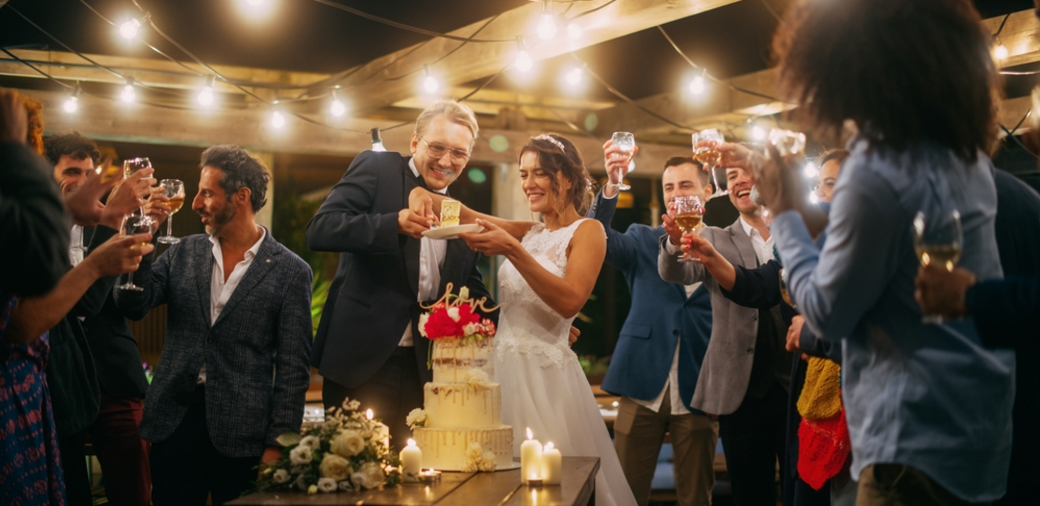 SKANDALČINA NA SVADBI, GOSTI POLUDELI OD BESA Prijatelj mladenaca uradio ovo, pa izbačen po hitnom postupku!