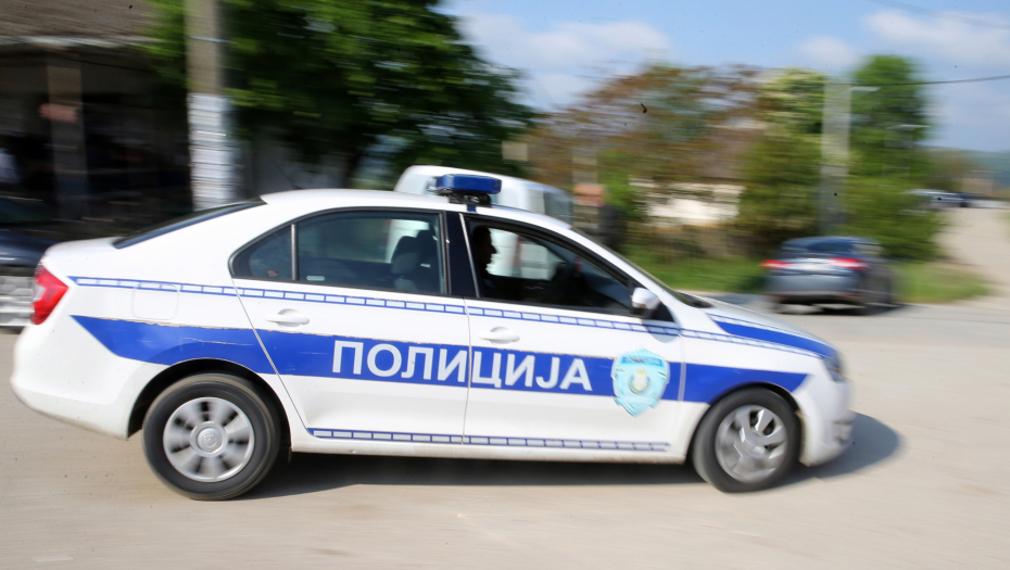 DETALJI NESREĆE NA KARABURMI! Devojčica (16) je šetala pored puta kada ju je udario kamion