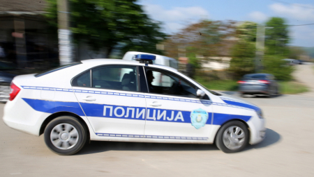 SRAVIČAN SUDAR KAMIONA I "FIJAT PUNTA" U ČAČKU! Srča rasuta svuda po putu!