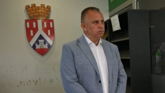 Opština Novi Beograd postavila taktilnu tablu i indukcionu petlju za osobe sa oštećenim vidom i sluhom (FOTO)