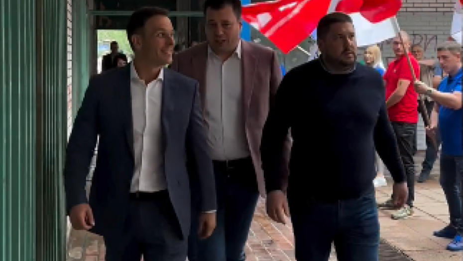 "ZAJEDNO MOŽEMO DA OSIGURAMO STABILNIJU BUDUĆNOST": Siniša Mali sa građanima Mirijeva o aktuelnim projektima
