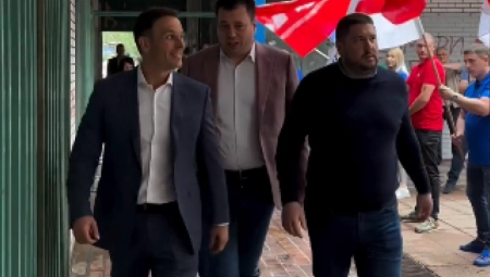 "ZAJEDNO MOŽEMO DA OSIGURAMO STABILNIJU BUDUĆNOST": Siniša Mali sa građanima Mirijeva o aktuelnim projektima