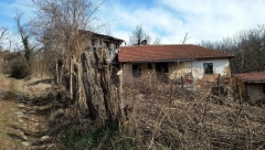 U SRPSKOM SELU PRODAJE SE KUĆA OD 50 M2 I SA 7.5 ARI PLACA Zbog nje buknuo pravi mali "rat na mrežama" - Ko je lud da...