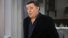 NESTAO SA MALIH EKRANA U JEKU POPULARNOSTI Poznati voditelj imao udes: Niko iz matične kuće nije me pozvao 20 godina