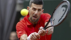 NOLE IZAŠAO NA TEREN ROLAN GAROSA Evo sa kim je Srbin trenirao, jedan detalj je posebno zapao za oko navijačima (VIDEO)