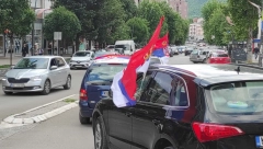 NAROD IZAŠAO NA ULICE U KOSOVSKOJ MITROVICI Velika podrška Vučiću u lavovskoj borbi za Srbiju (VIDEO)