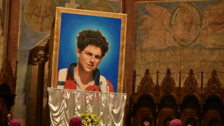 PAPA FRANJO ŽELI PROGLASITI TINEJDŽERA, PREMINULOG 2006. GODINE, SVETIM: Ovo su razlozi