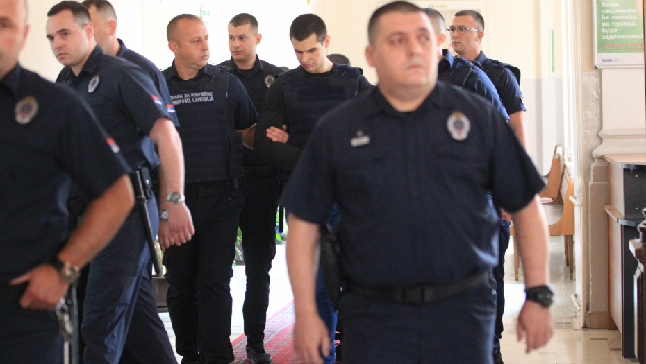 SUĐENJE UROŠU BLAŽIĆU IZMEŠTA SE U BEOGRAD Roditelji žrtava hteli da napadnu ubicu