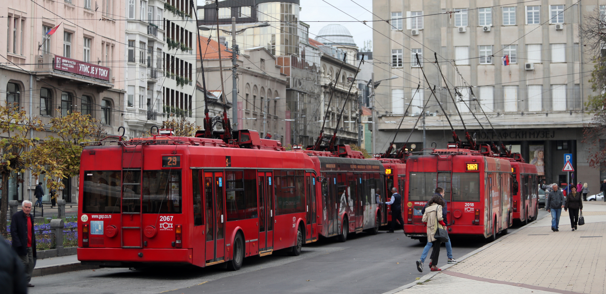 UDES U BEOGRADU, STVARA SE GUŽVA Sudarili se trolejbus i dva automobila u popodnevnim časovima