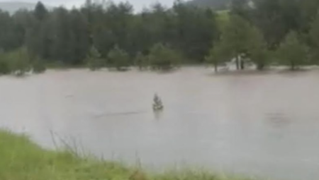 KIŠA U OVOM DELU SRBIJE NE PRESTAJE, NAPRAVILA JE HAOS Putevi su razoreni, a kuće poplavljene