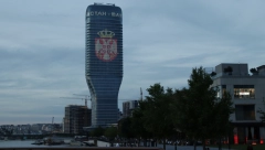 PRIJATELJI, HVALA! Na Kuli Beograd večeras SIJAJU IMENA SVIH 106 DRŽAVA koje su bile protiv sramne rezolucije o Srebrenici