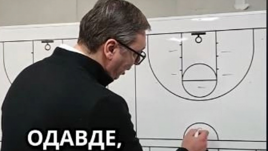 PREDSEDNIK VUČIĆ POKAZAO I SVOJE TRENERSKO ZNANJE! Sa flomasterom i tablom objasnio košarku! (VIDEO)