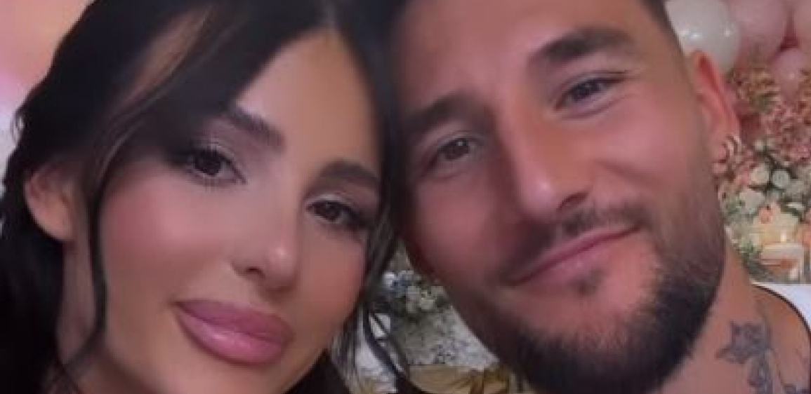 CECA U ULTRAKRATKOJ CVETNOJ HALJINI Ovako je Ražnatovićeva izgledala na venčanju Anastasije i Gudelja, duge noge u prvom planu