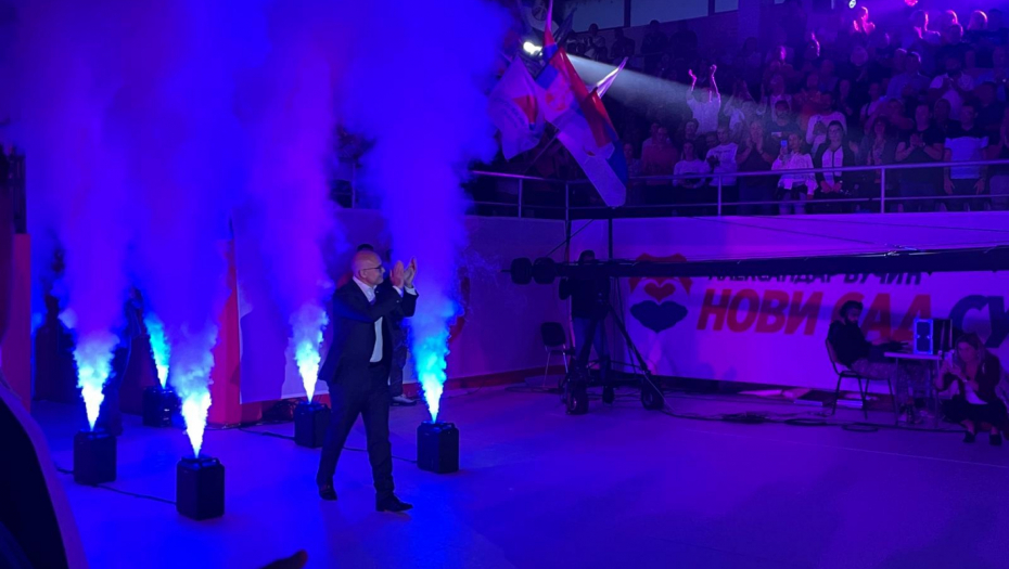OVO NIKAD NIJE VIĐENO U SRBIJI- SPEKTAKULARNA KONVENCIJA SNS U SPORTSKOM CENTRU “SLANA BARA” Svi na jednom mestu, za bolje sutra! Upriličen veličanstven program (FOTO/VIDEO)