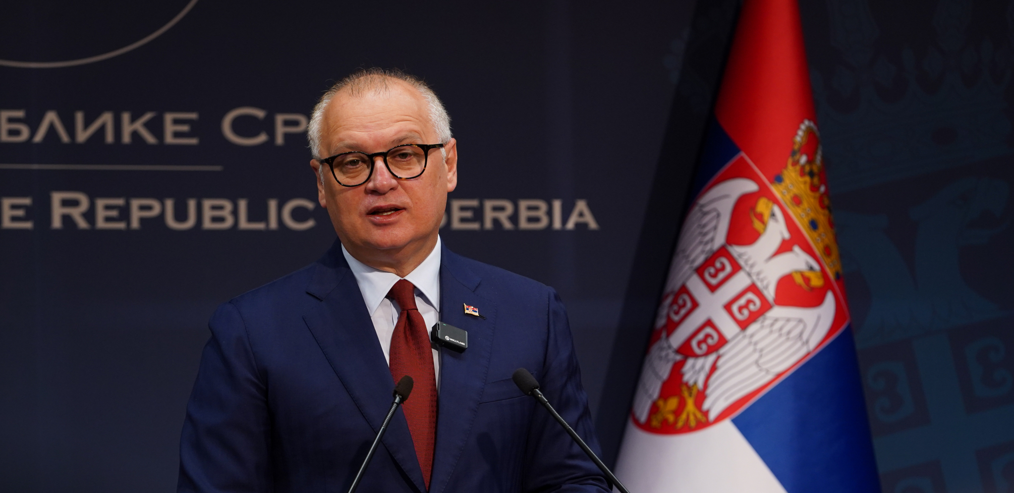 VESIĆ: Kol-centri legitimni, napadi opozicije uvod u njihovu međusobnu borbu