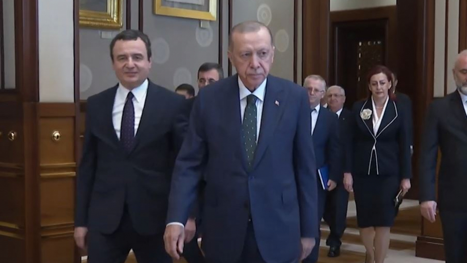 "SLUŠAJ ALJBINE, OVO SA SRBIJOM..." Kurti prošao toplog zeca u Ankari