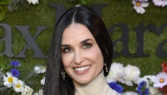 HALJINA DEMI MUR JE PUN POGODAK Jednostavna, elegantna i uz sve se kombinuje, obožavaju je sve žene u Srbiji