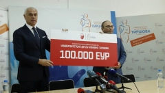 VELIKA ZVEZDA Terzić uručio ček od 100.000 evra Dečjoj klinici u Tiršovoj