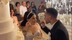 TORTA DO PLAFONA, MLADA U KRISTALNOJ VENČANICI Isplivali novi detalji sa preskupe svadbe poznatog fudbalera i Grkinje