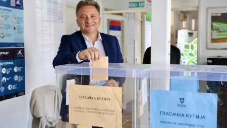 JOVANOVIĆ GLASAO NA ZVEZDARI Član GO SNS obavio svoju građansku dužnost