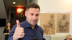 DUŠKO ODVEO ĆERKU IZ SRBIJE! Osvanula fotografija iz aviona, oglasila se i Karleuša