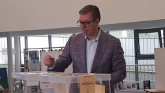 GLASAO ALEKSANDAR VUČIĆ! Predsednik Srbije iskoristio svoje građansko pravo na Novom Beogradu (FOTO)