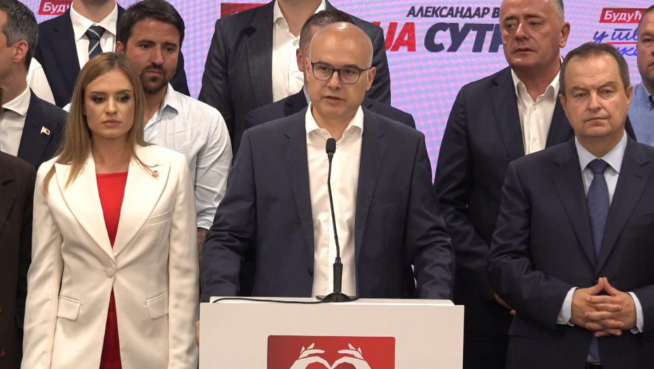 MAGIČNA REČ KRAĐA Opozicija nije znala kako da se izvadi za debakl na Vračaru, pa posle osam dana smislila nebulozu