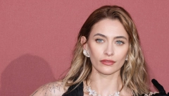 CELA ISTETOVIRANA Ćerka Majkla Džeksona otkrila novu tetovažu, njeno značenje će vas apsolutno oduševiti