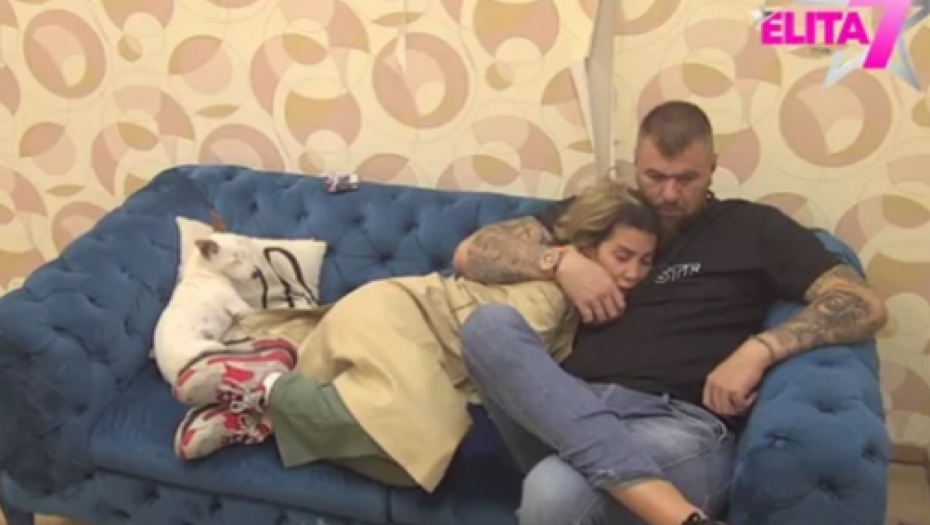 PRIČA DA ĆE BRINUTI O DETETU, A BLOKIRAĆE JOJ BROJ KADA IZAĐU Janjušev bivši tast žestoko udario na Anelinu trudnoću: Ona će proći kao moja ćerka