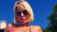 VRELO IZDANJE VODITELJKE PINKA! Jovana se skinula u bikini, pokazala brutalnu liniju, komentari samo pljušte!