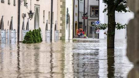 PETORO LJUDI STRADALO U STRAVIČNIM POPLAVAMA U Nemačkoj opšti haos, sve paralisano
