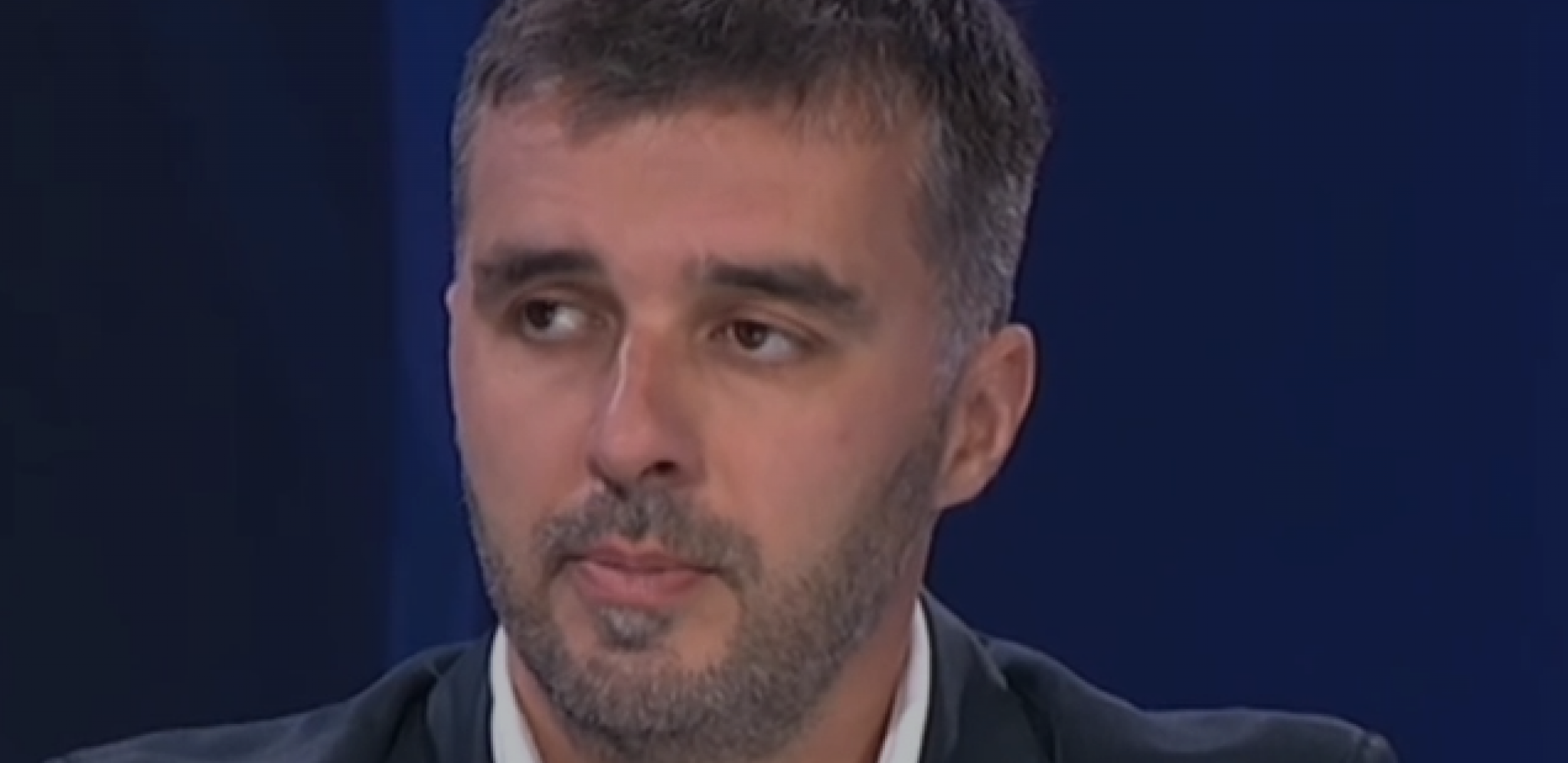 SAVINI SPONZORI NA VIDOVDAN U BEOGRADU PROMOVIŠU LAŽNU DRŽAVU Sve je više činjenica koje Manojlovića na ovaj ili onaj način povezuju sa Kurtijem