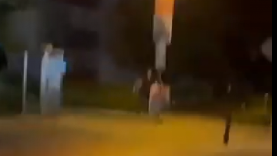 OBJAVLJEN JEZIVI SNIMAK NAPADA NA NEMAČKOG POLITIČARA Koh je nakon ubadanja odmah prevezen u bolnicu (VIDEO)