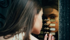 TRESEM SE SVAKI PUT KAD POZVONI Ovaj čovek ima moj broj telefona, moju adresu, moj kod za ulaz..."