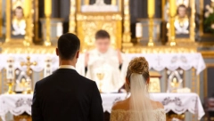 ŠOKIRAN ZAHTEVOM KOJI JE DOBIO Bliski ljudi ga pozvali na svadbu, ali od njega očekuju da uradi OVU STVAR