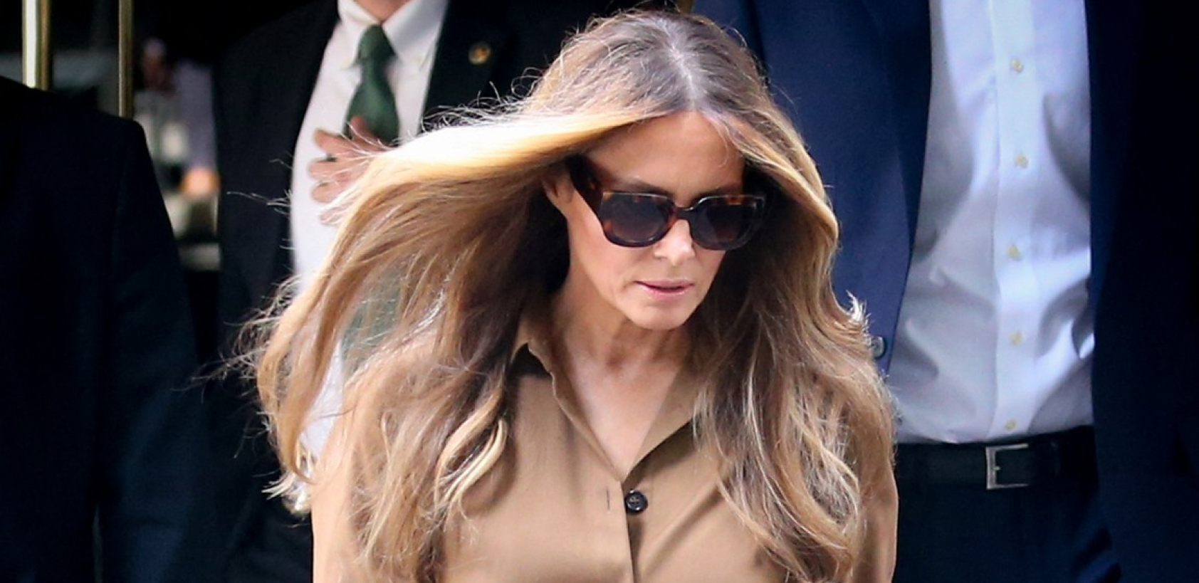 DŽIL I MELANIJA ZAKOPALE RATNE SEKIRE Muževi im se ne podnose, atentat spojio žene Donalda i Džoa