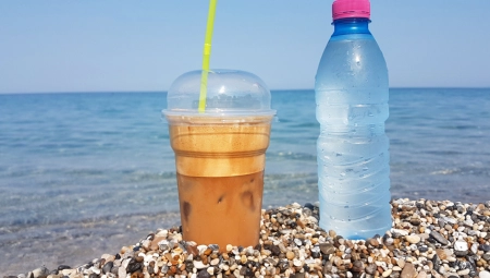 OMILJENA GRČKA KAFA NA DOMAĆI NAČIN Frape koji budi uspomene sa letovanja rashladiće vas u momentu