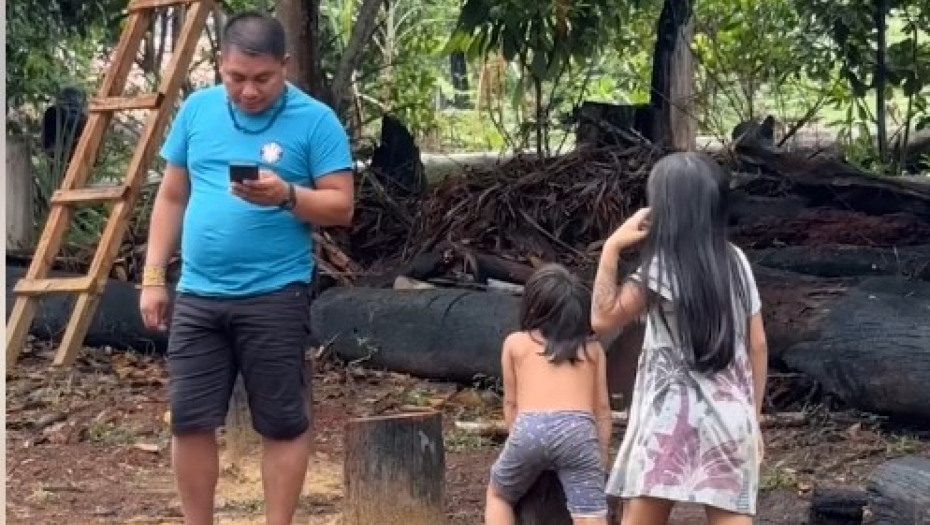 PLEME UPALO U "MREŽU": Od kad su dobili Internet, ova zajednica u Brazilu postala zavisna od filmova za odrasle i društvenih mreža!"