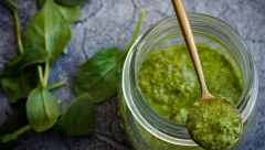 PESTO SOS Savršeno se slaže sa testeninom, pomfritom, piletinom, a gotov začas