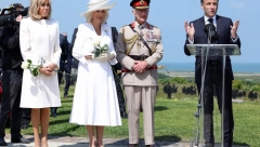 KAKAV BLAM Brižit Makron je ozbiljno prekršila protokol, Kamilia je bilo neugodno, obe su pognule glavu