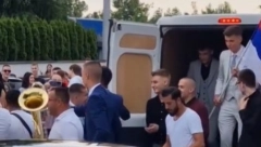 SRBI OVE GODINE OD MATURE NAPRAVILI CIRKUS Kamioni, trubači, šleperi, jedan grad se posebno izdvojio kostimima!
