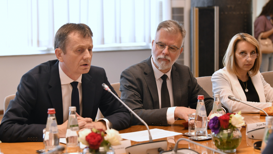 UOČI SVESRPSKOG SABORA U PALATI SRBIJA Sastanak ministra Ristića sa zvaničnicima Republike Srpske (FOTO)