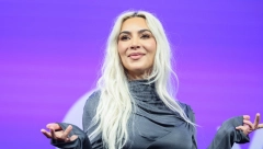 ŽENA JE GENIJE! Kim Kardašijan otkrila šta uvek radi pre nošenja nakita, i vi ćete primeniti njen trik kada čujete
